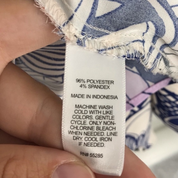 Express Blue and Red Floral Print Rolled Sleeve Blouse Size XS - Picture 5 of 6